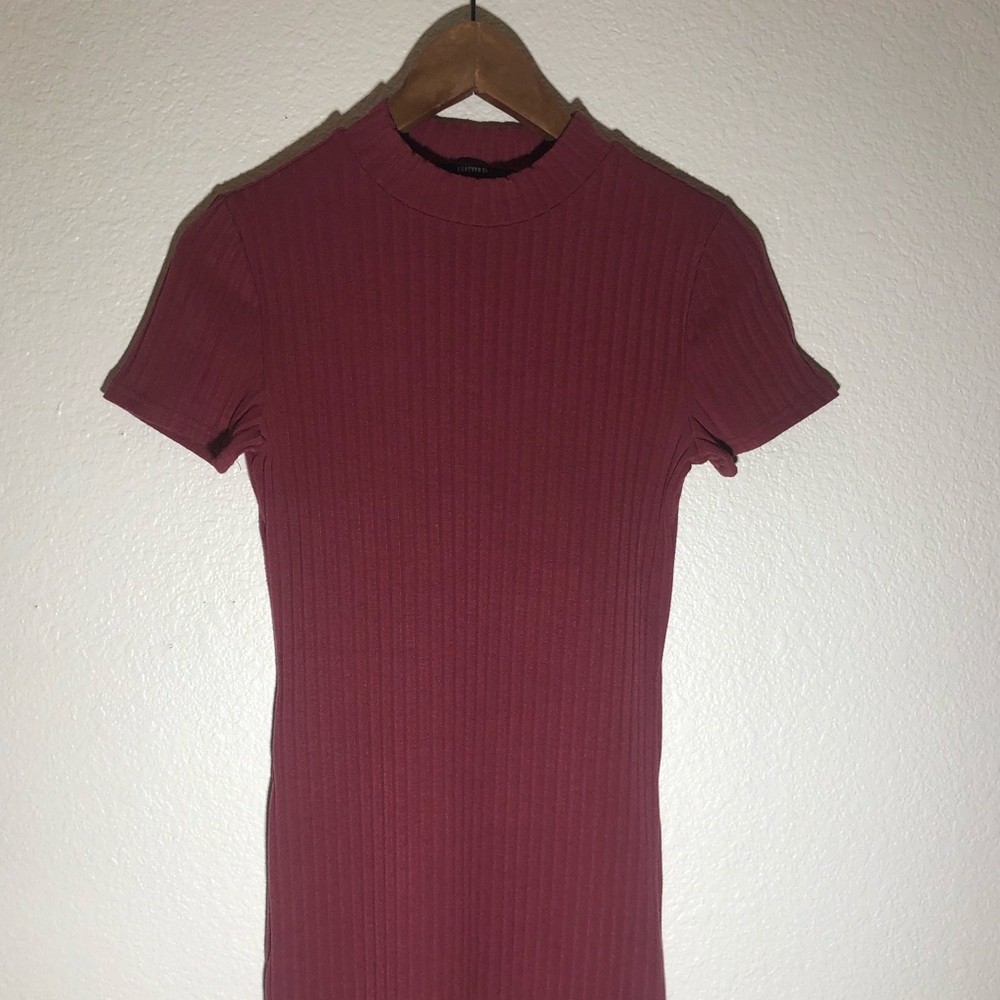 Forever 21 crew neck rounded hem mini ribbed sweater dress shirt burgundy red
